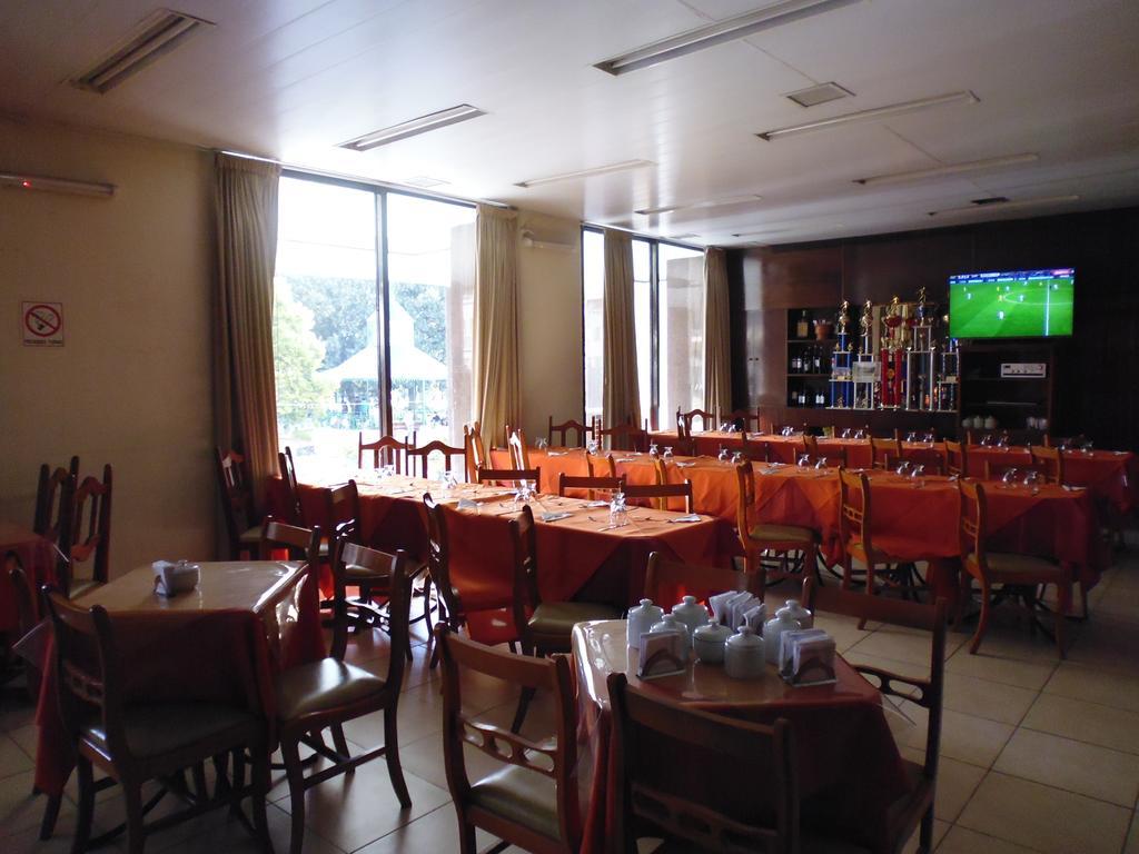 Victoria Plaza Hotel Салта Екстериор снимка