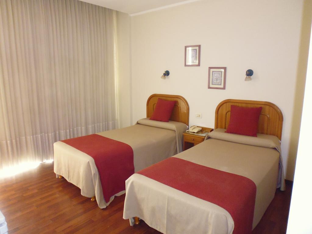 Victoria Plaza Hotel Салта Екстериор снимка